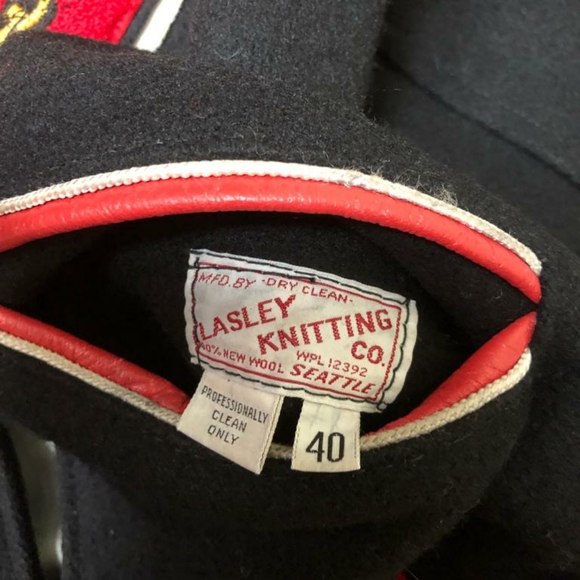 Vintage 1977 Made in USA Varsity Jacket - Picture 4 of 8